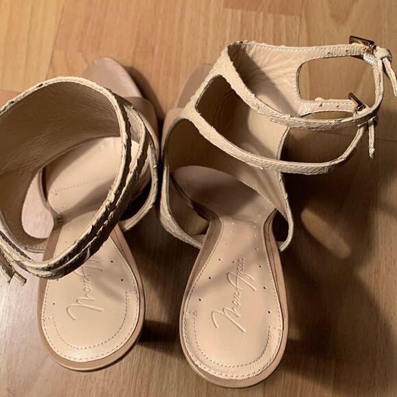 Max Azria Heels  - Picture 8 of 12